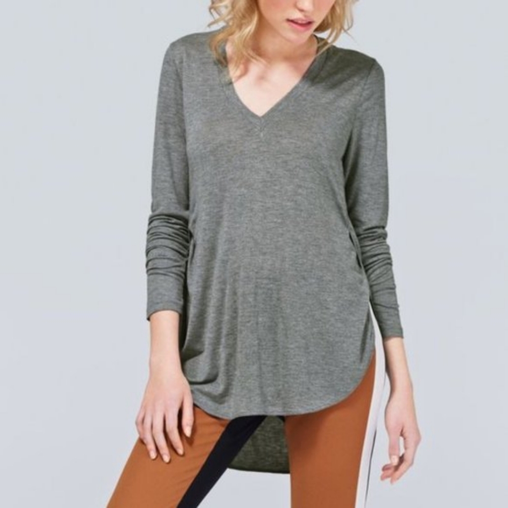 wilfred, Memento T-shirt Tunic, Rayon V-neck longsleeve, Heather Grey, Large.
